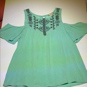 Green top w/cold shoulder cut outs